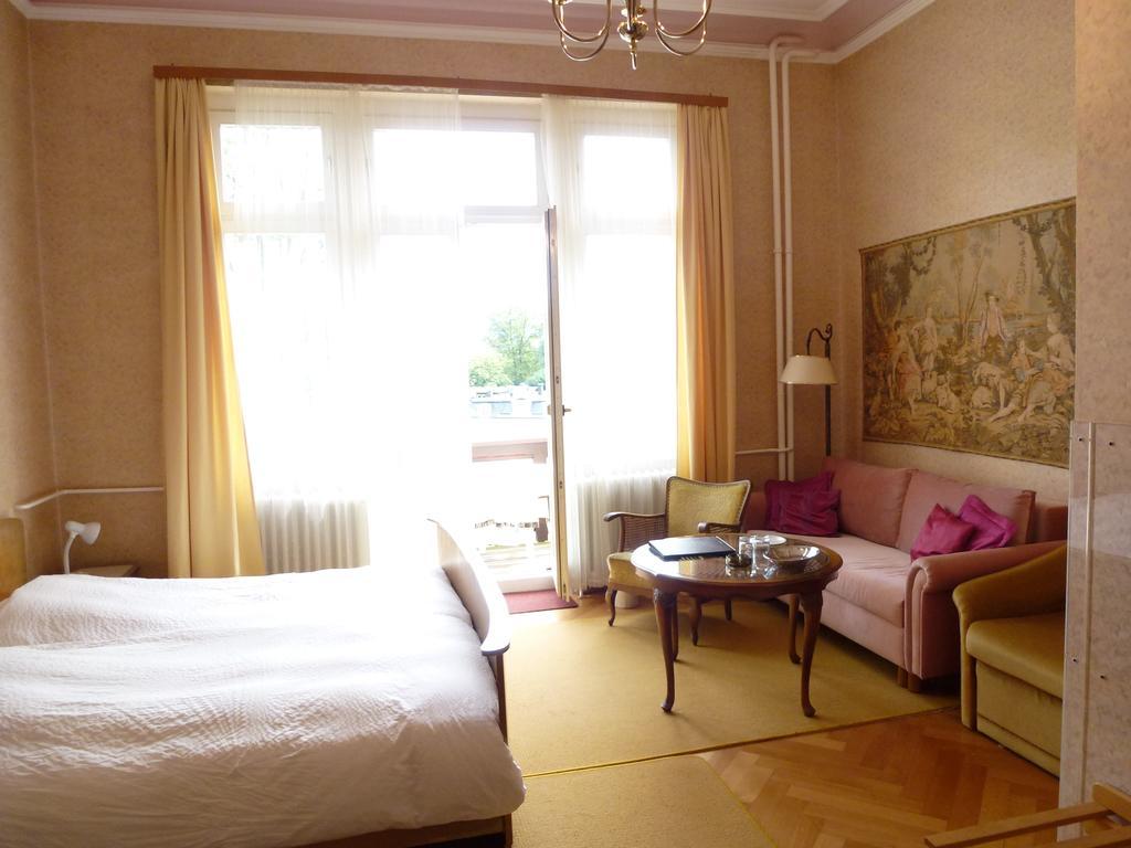 Hotel Tanneck Баден-Баден Номер фото