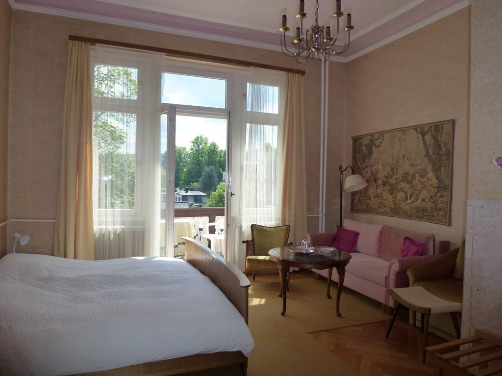 Hotel Tanneck Баден-Баден Экстерьер фото